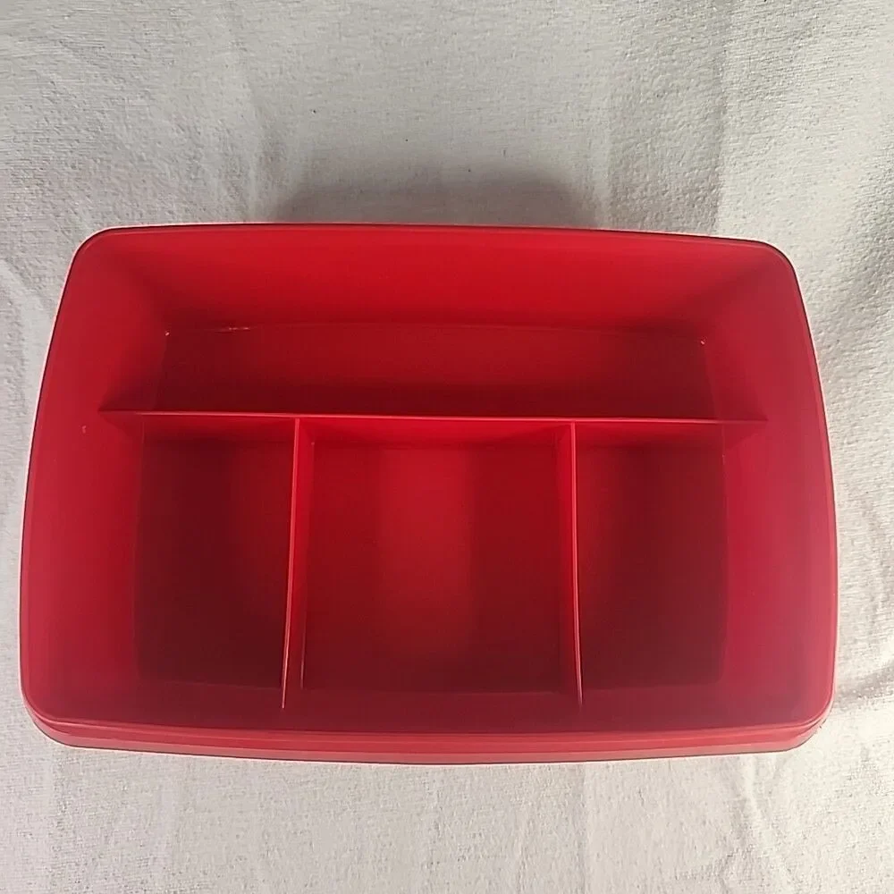 Tupperware container #767
